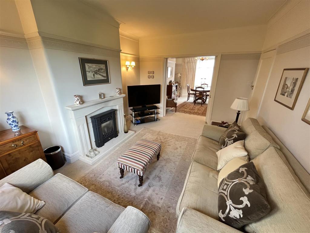 Lounge Aspect 3.jpg