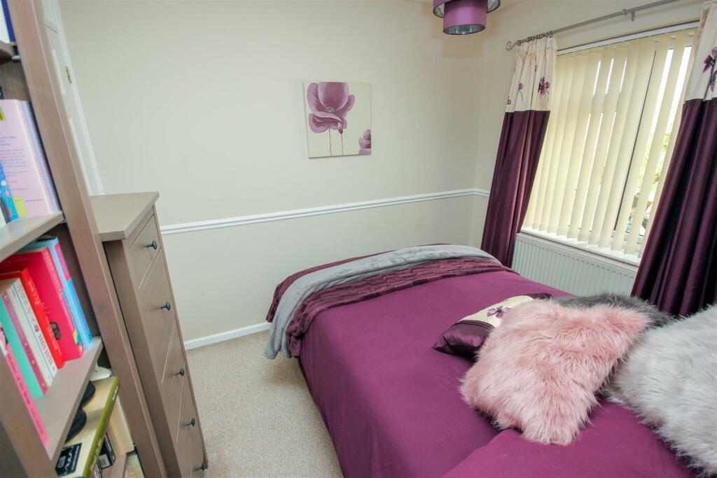 Bedroom 1.jpg