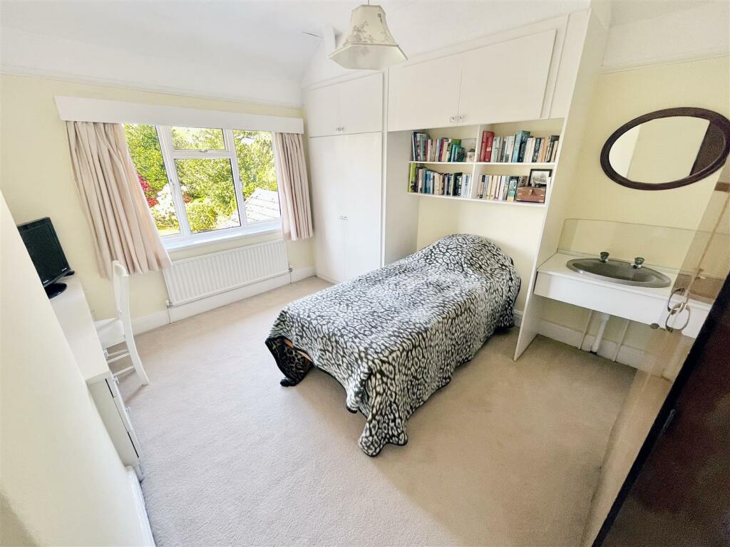 Bedroom 3.jpg