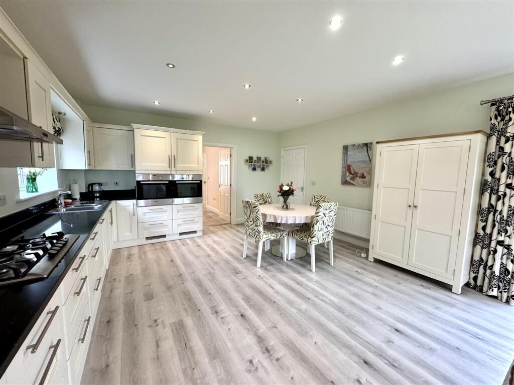 KITCHEN/BREAKFAST/FAMILY ROOM