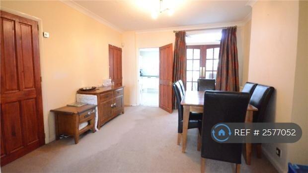 Dining Room ¿ View Into Kitchen And Garden Room