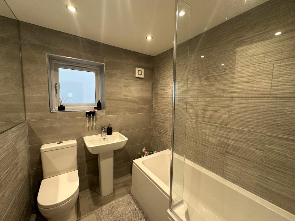 HOUSE BATHROOM