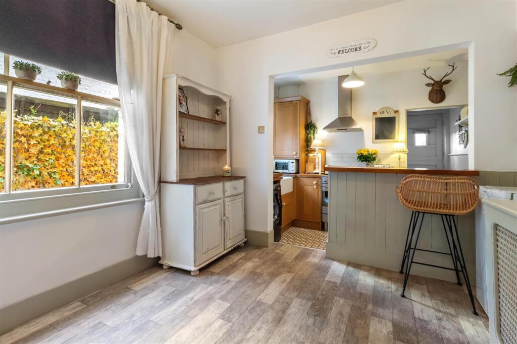 Harrow Road, 36-011.jpg