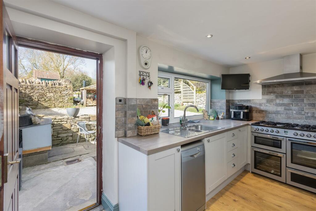 Main Street 41 Kitchen-2.jpg