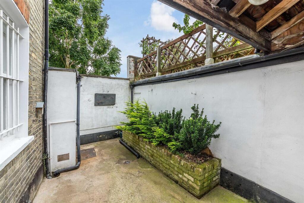 Courtyard Garden