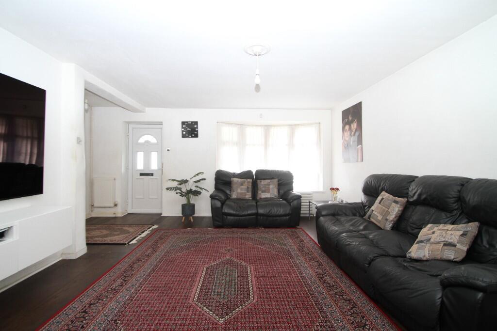 Lounge to Front