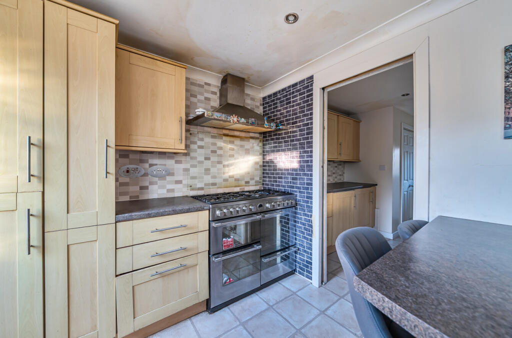 1395362-9-695bdda...