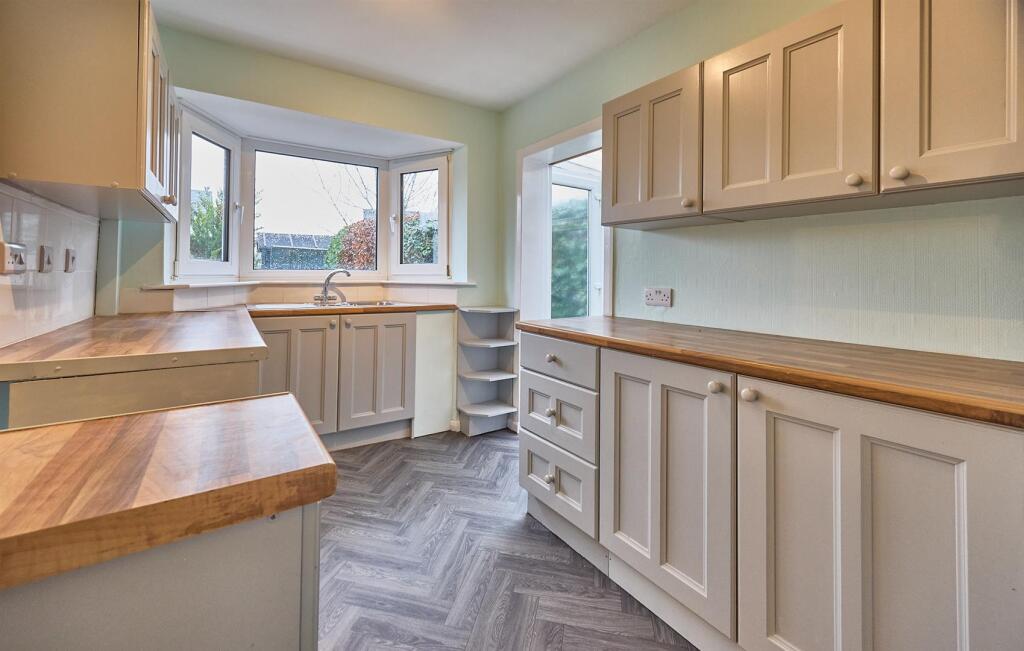 91 Hinckley Road SG 3.jpg