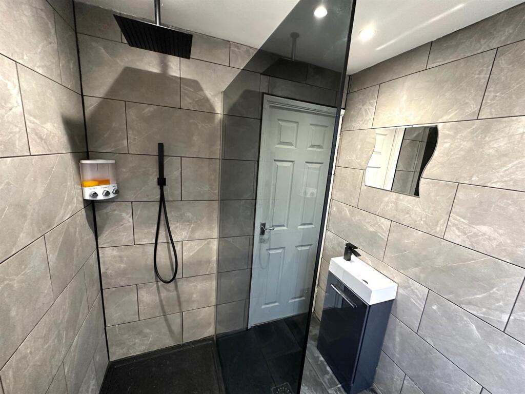 shower 3.jpg