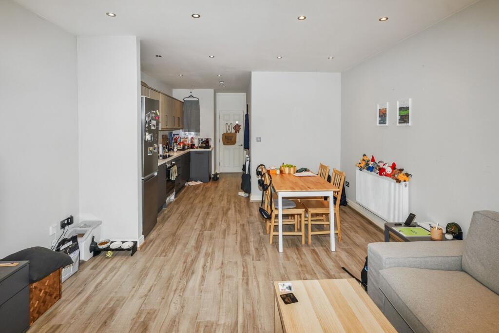 Flat 5, 68 Boston Road, Hanwell, London, W7 2ET