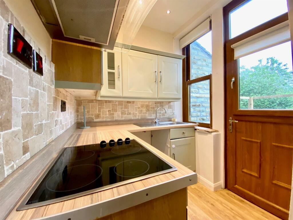 KITCHEN1.jpg