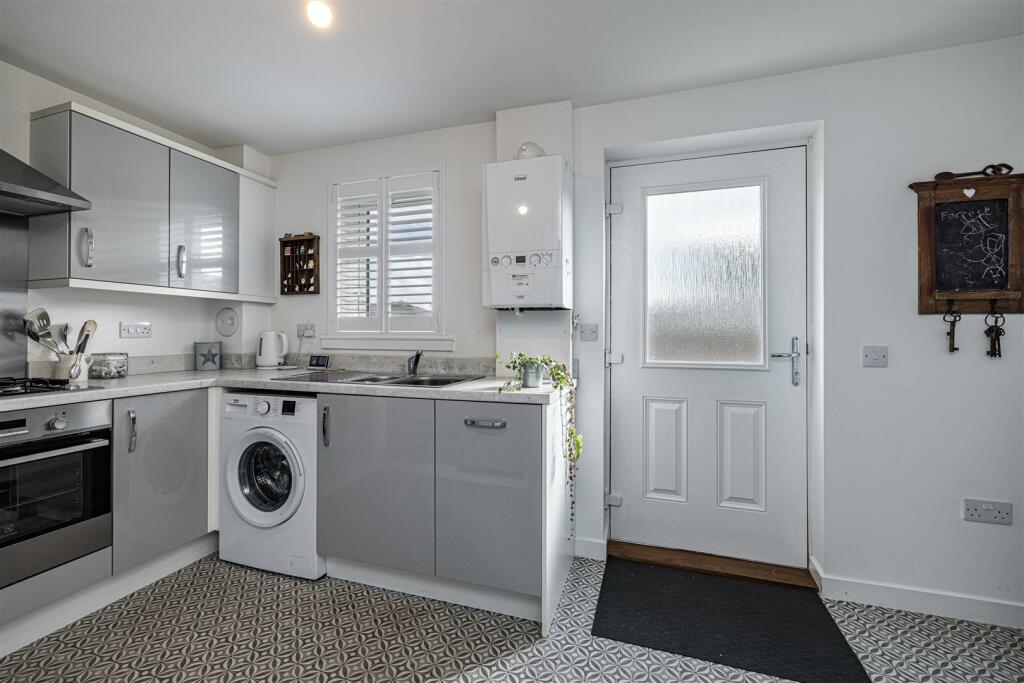 8 Knoll Park Place Galashiels 14.JPG