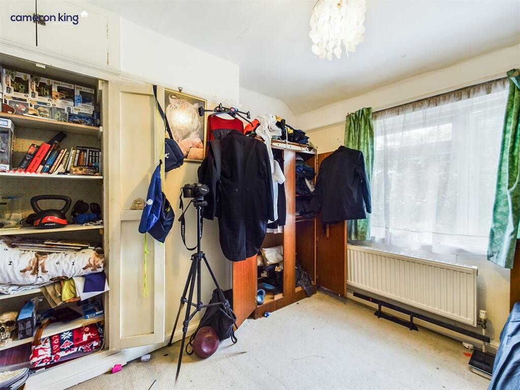 bed 2.jpg