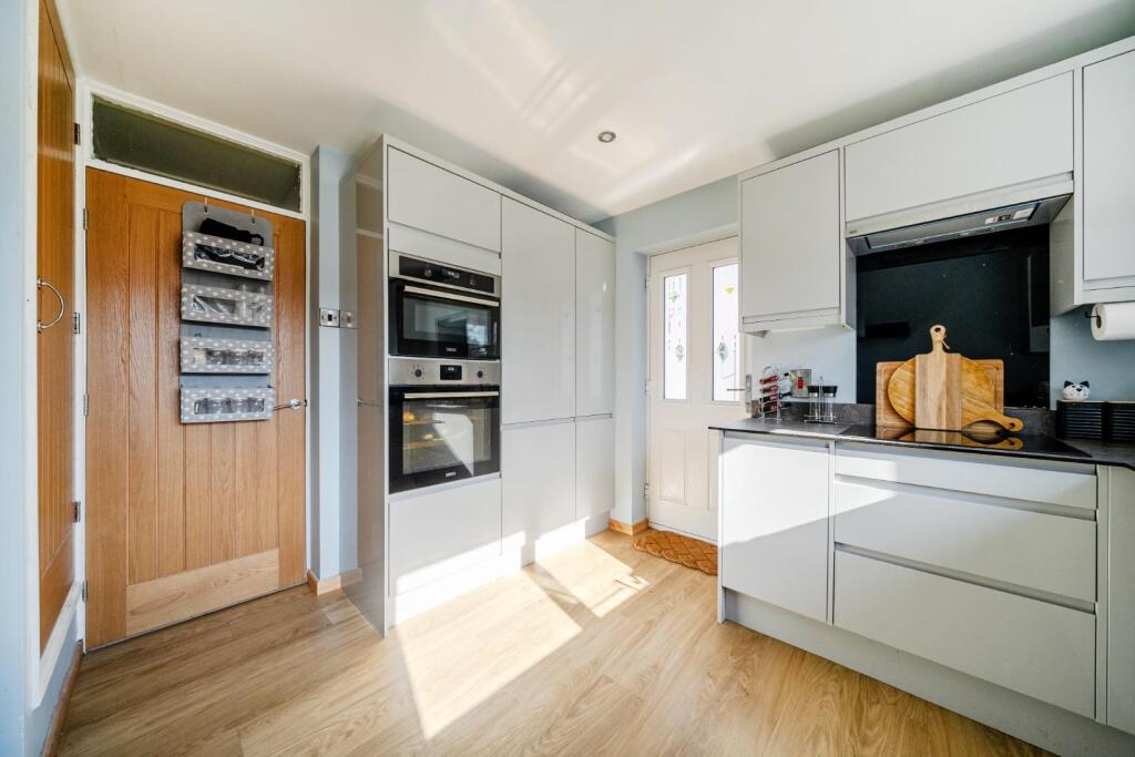 Kitchen corner.jpg