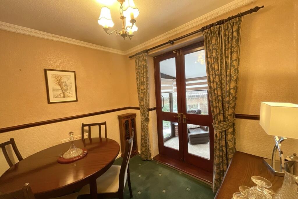 Bedroom 2/ Dining Ro