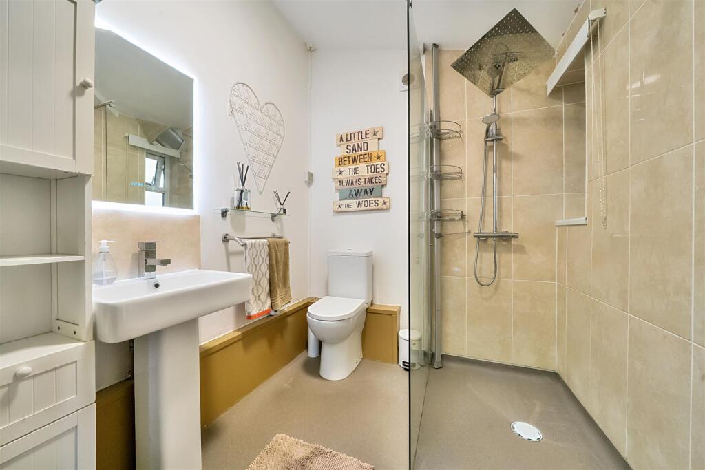 Annexe Shower Room