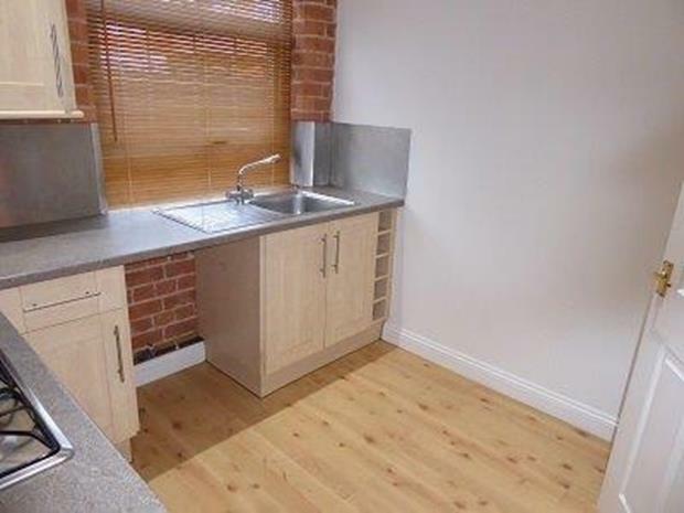 6BriarCtKitchen1