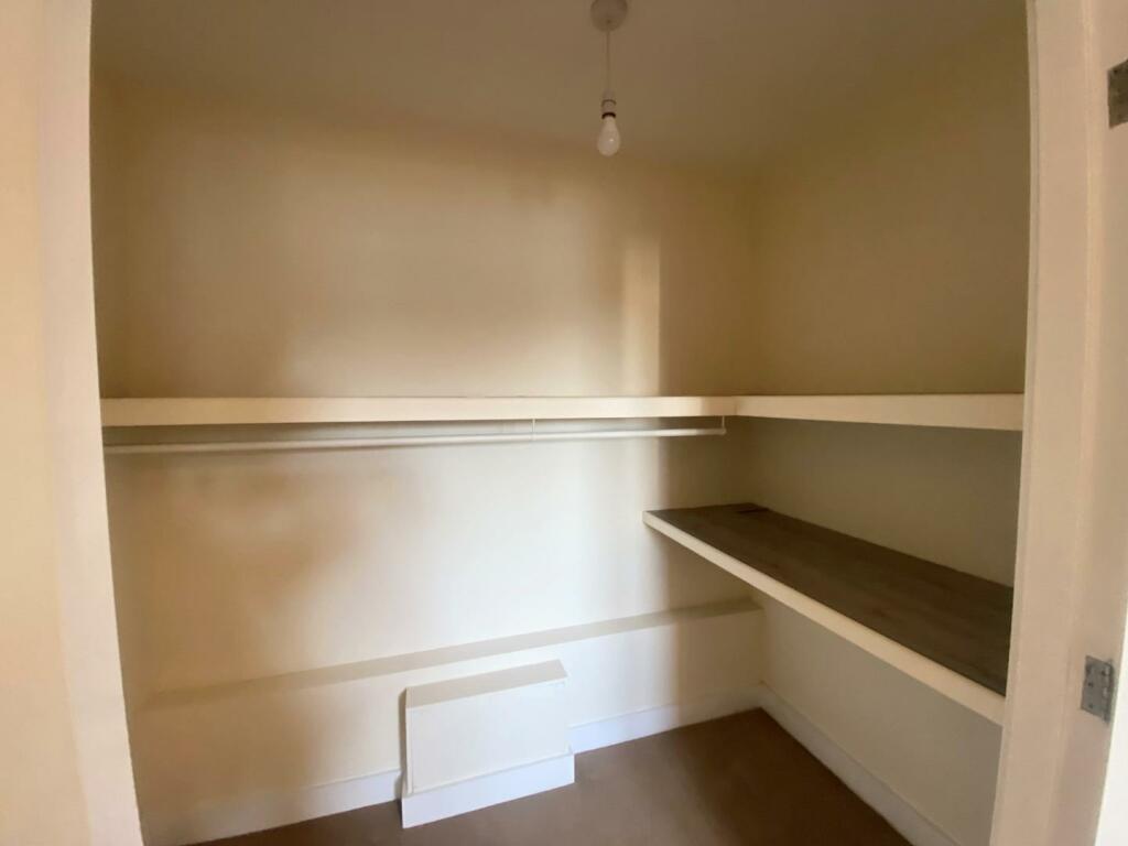 ang wardrobe.jpg
