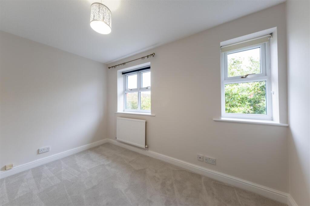 11 Brookfield Close-011.jpg