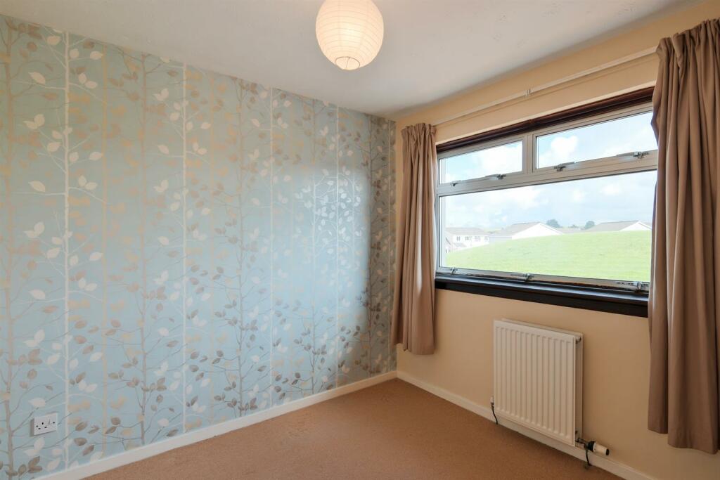 033-30 Braemar Cres, Carluke ML8 4BH.jpg