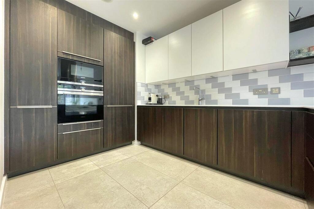 Kitchen/Family/Dinin