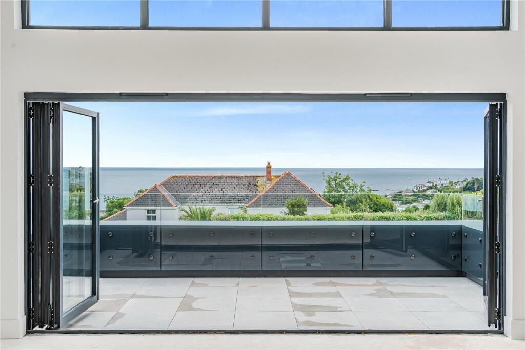 Lounge Outlook
