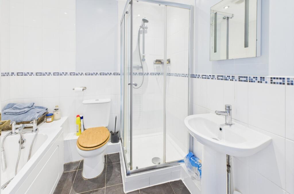 CAM02519G0-PR0291-STILL005