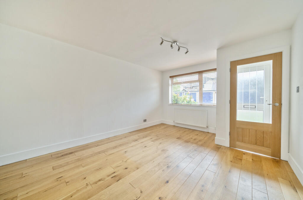 1353973-6-68c1886...