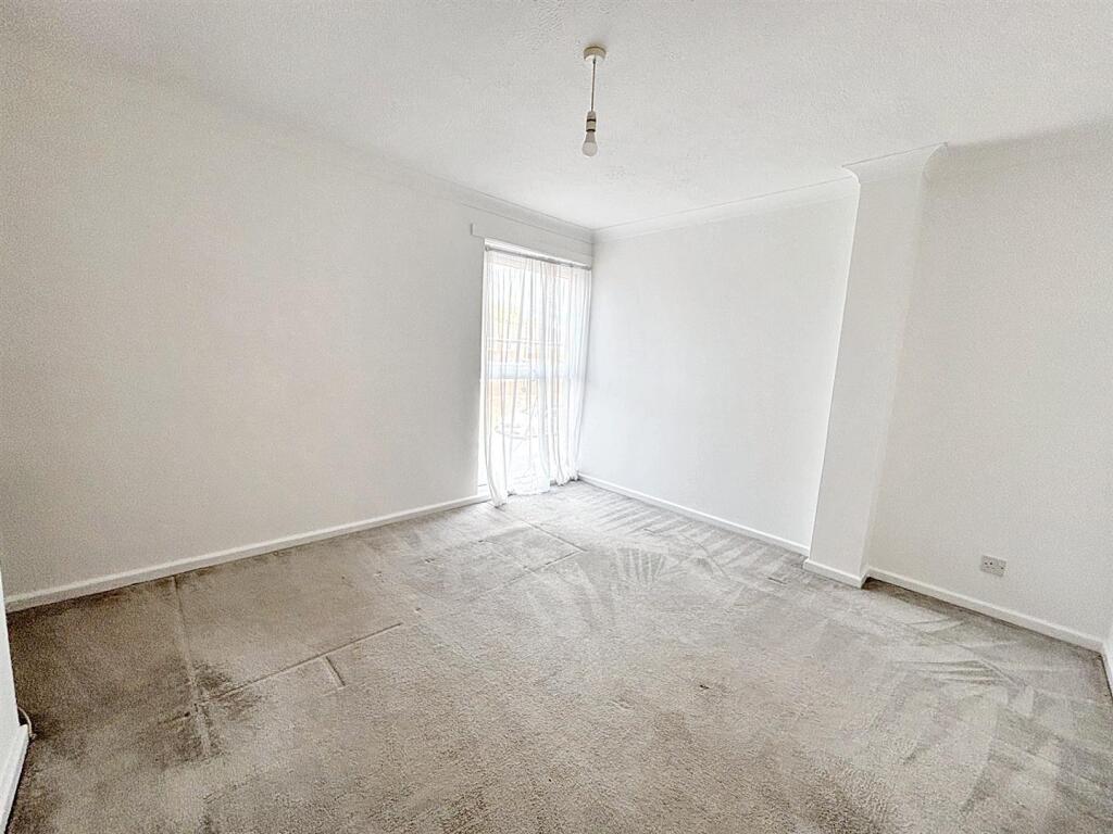 Bedroom 1.jpg