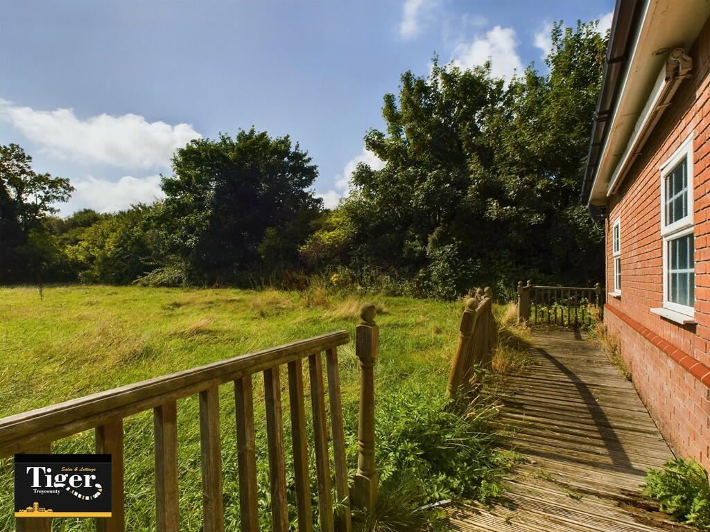 CAM02176G0-PR0329...