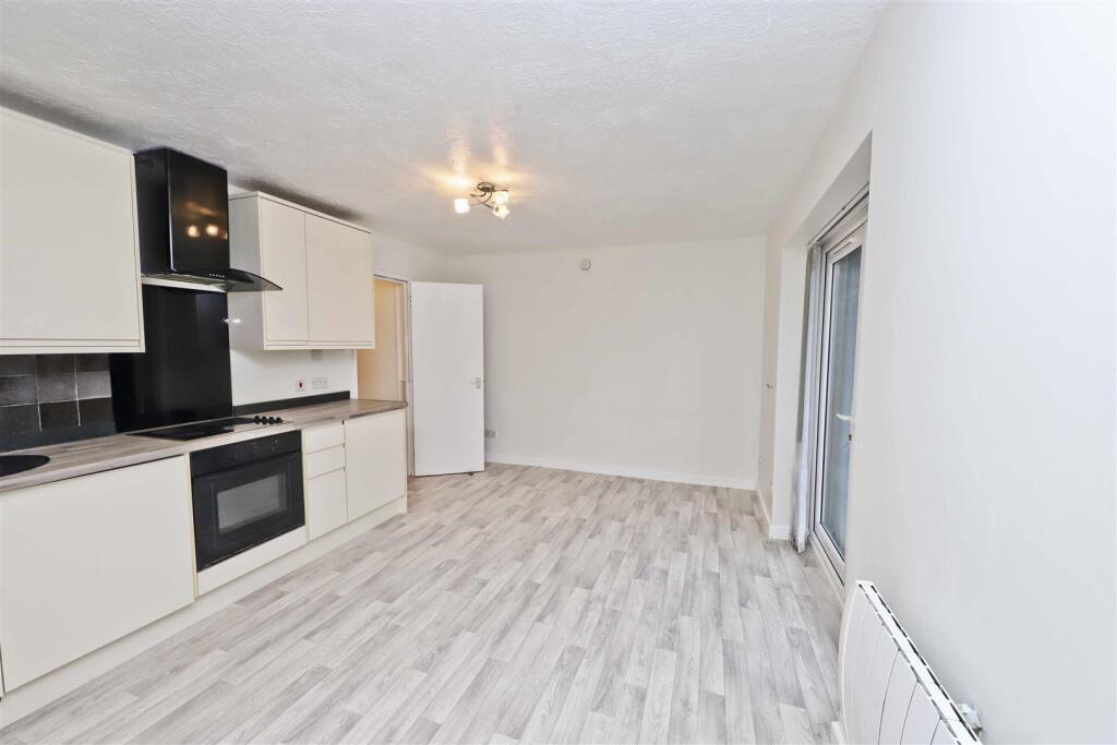 Kitchen / Living Room
