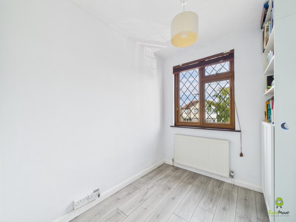 CAM03779G0-PR0271-STILL003