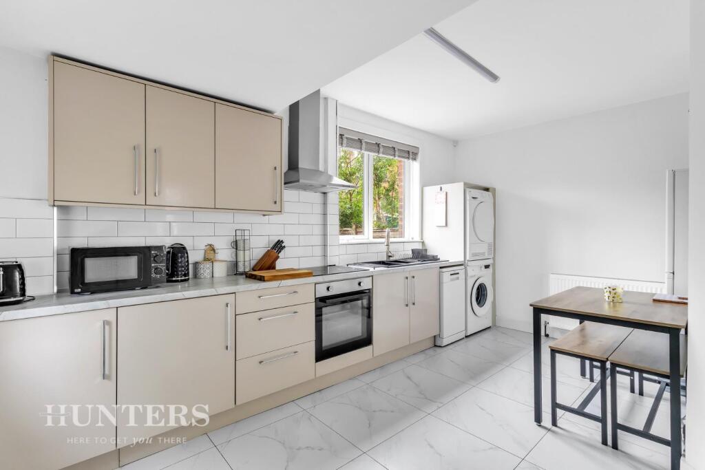 Dining kitchen