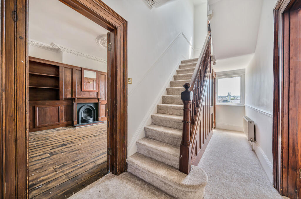 1303418-1-68504d5...