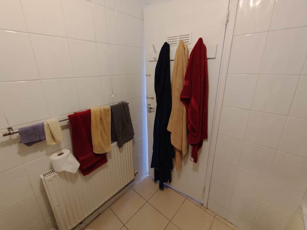 Ground floor bathroo