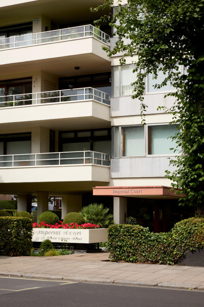 303375 - TMH_IMPERIAL COURT_01.JPG