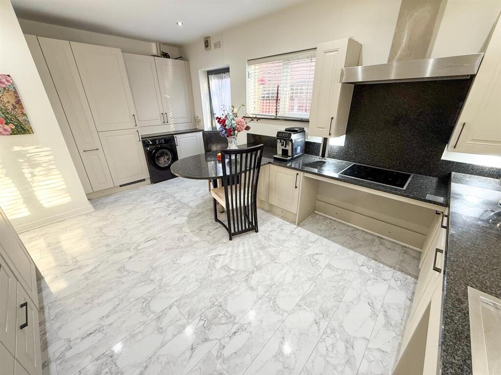 Open Plan Kitchen Diner