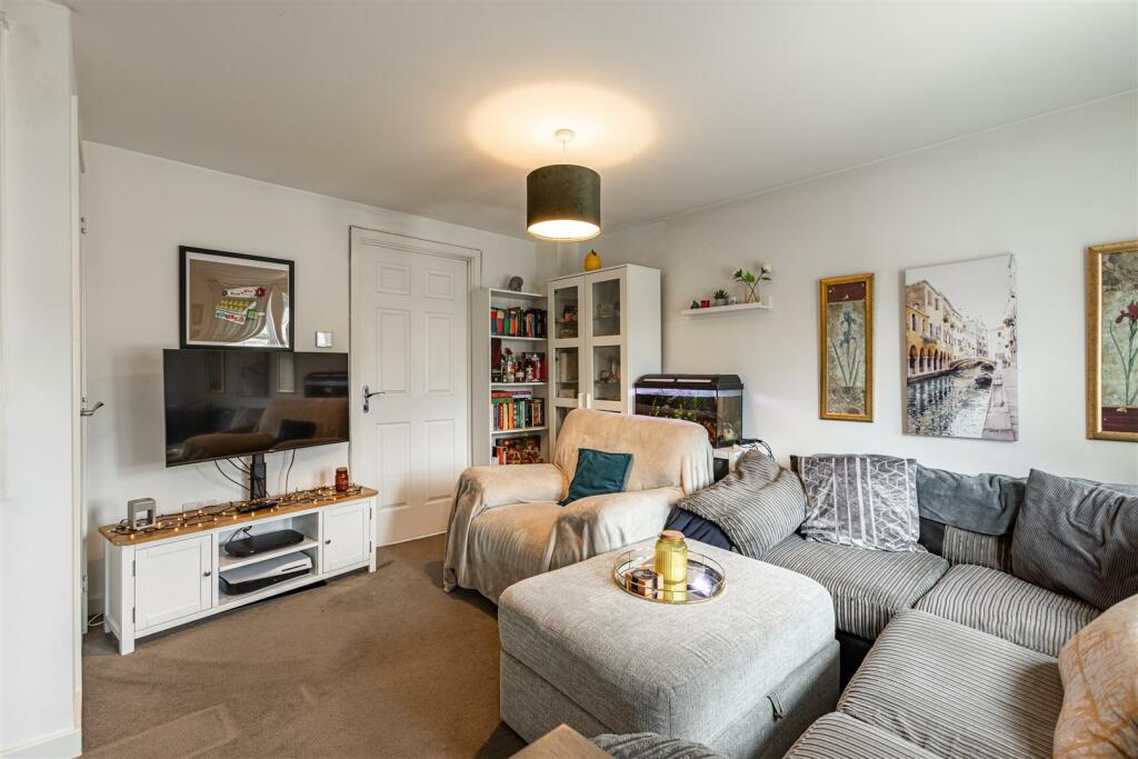 7 Knoll Park Mews Galashiels 06.JPG