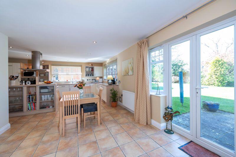 Living dining area