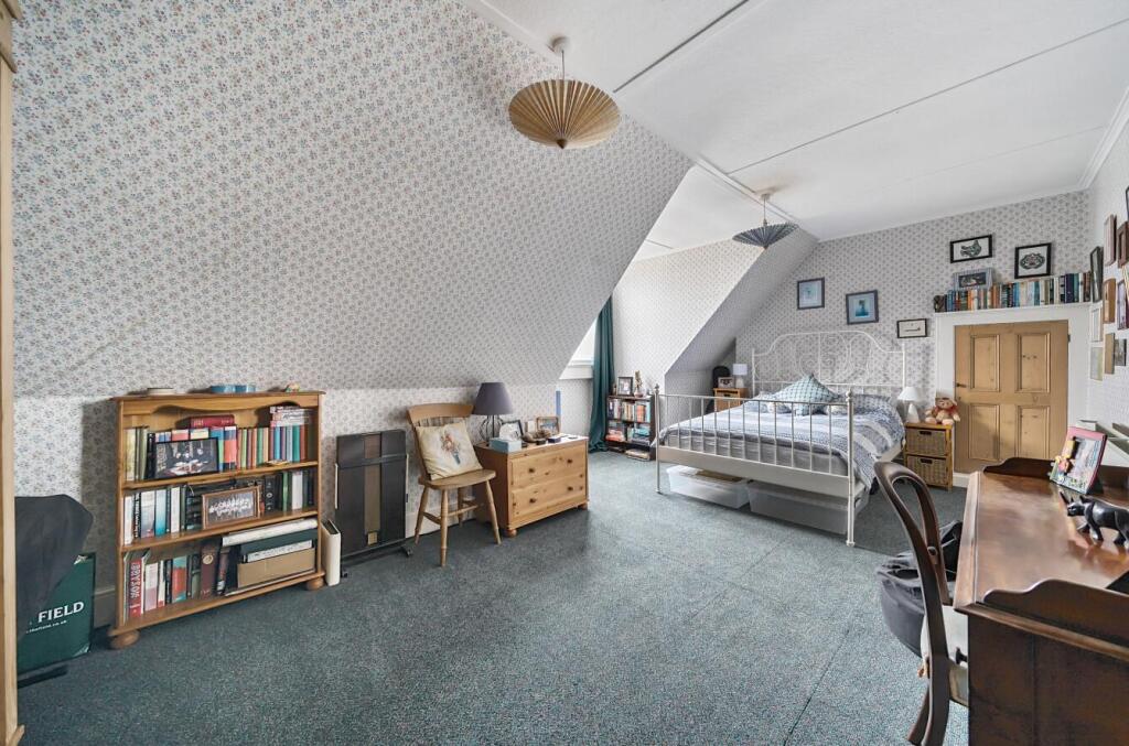 52 Hillmorton Road, Rugby