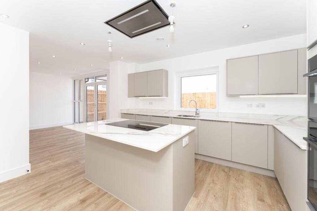 2 - kitchen diner.jpg