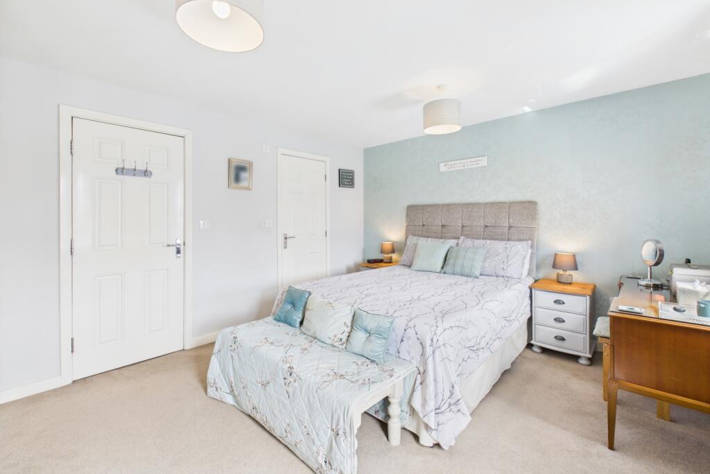 CAM03162G0-PR0289-STILL028