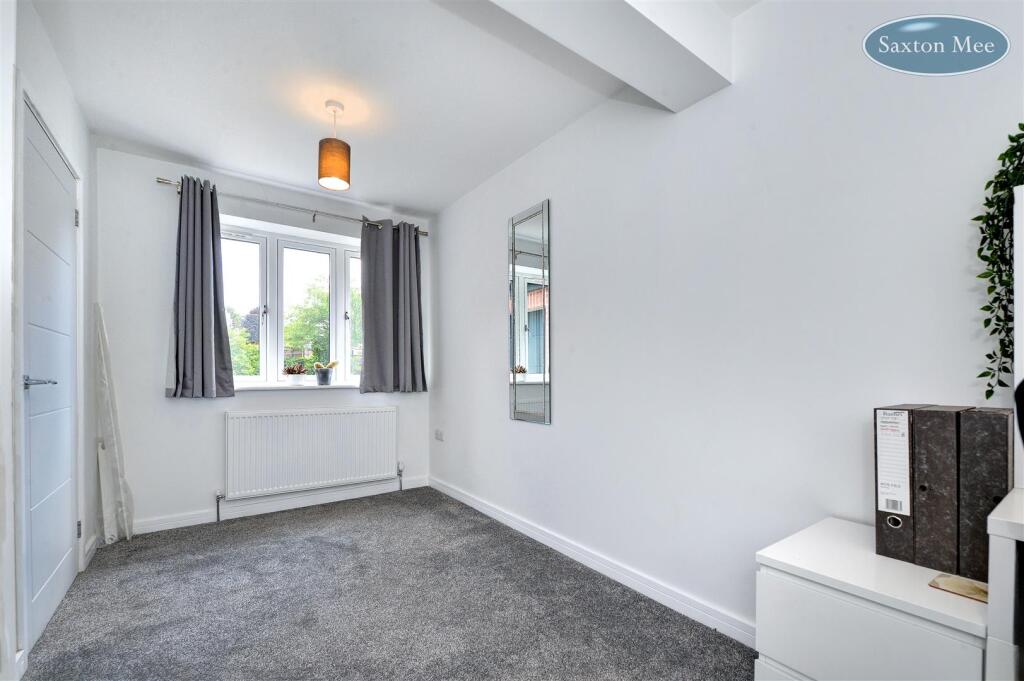 bedroom 4 5987.jpg