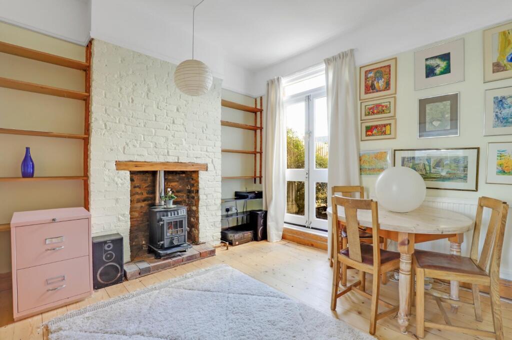 10-8b88JHPropWorld - 112 Friern Road - 7.jpg