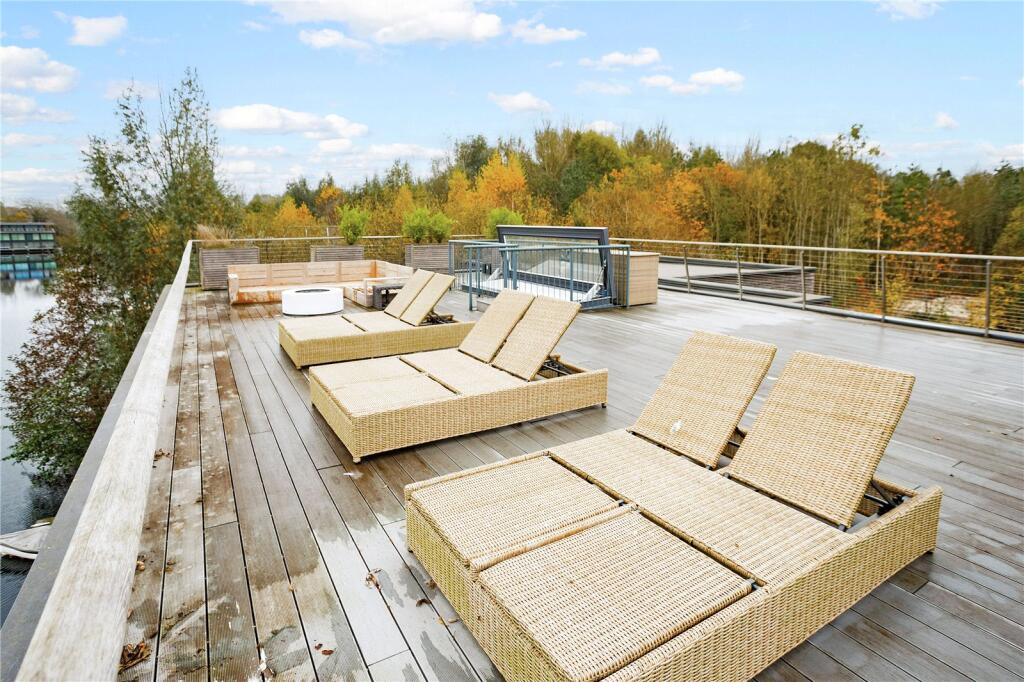 Roof Lounges