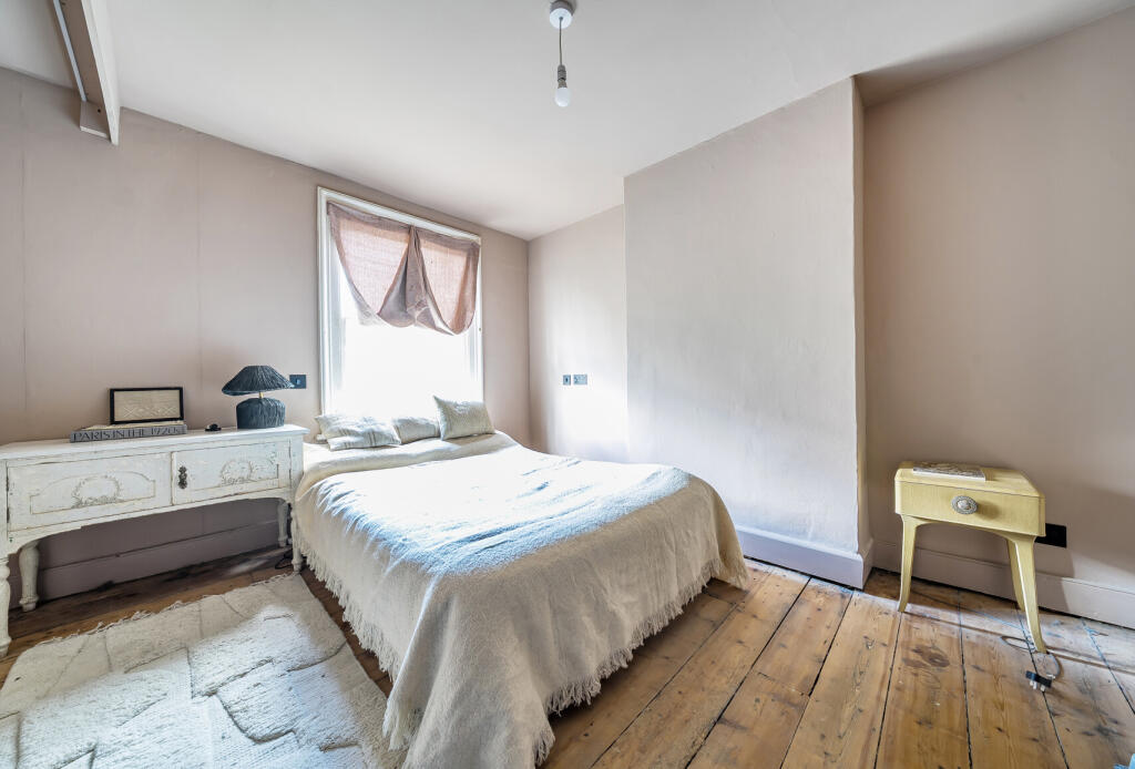 1341918-6-68af087...