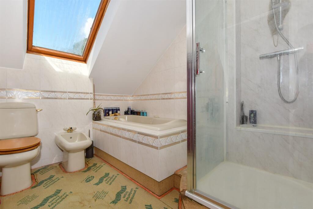 En-Suite Bathroom