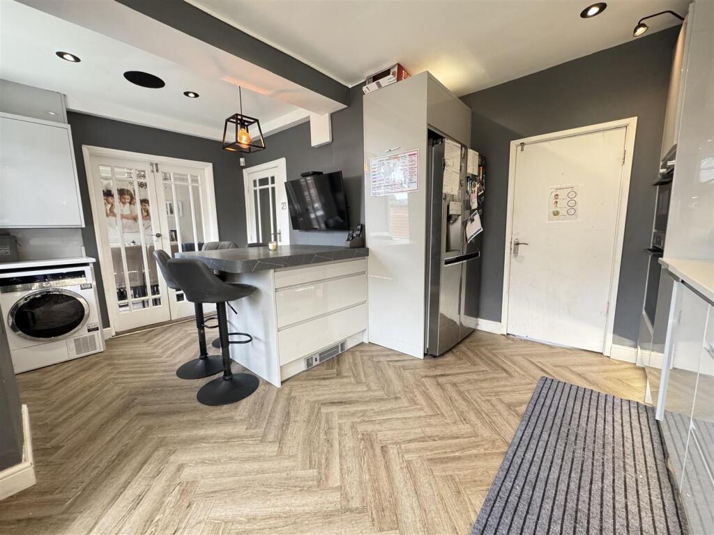 IMG_9899 (Large).JPG