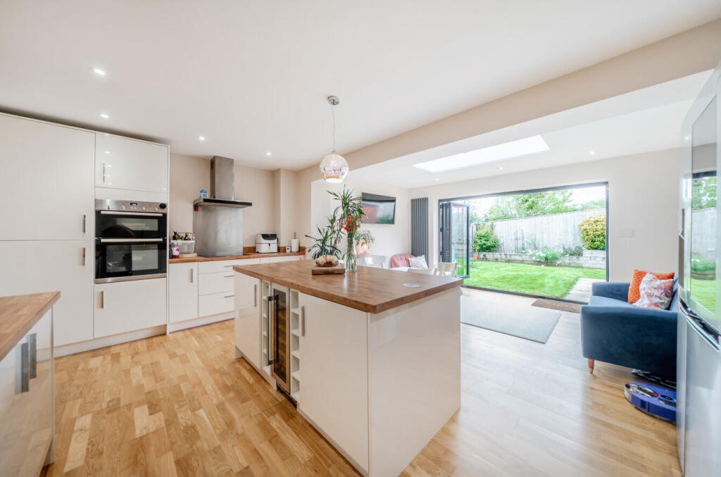 Kitchen/Diner/Family