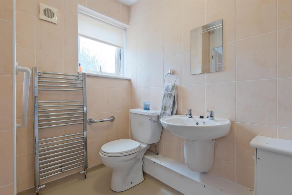 024-18 Calderbank View, Baillieston G69 7RL.jpg